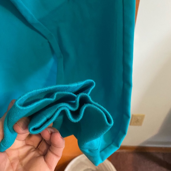 Scrubs top and bottom - Picture 2 of 9